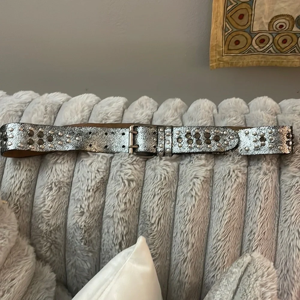 Betsey Johnson, silver metallic rhinestone stud belt size medium - Picture 4 of 11